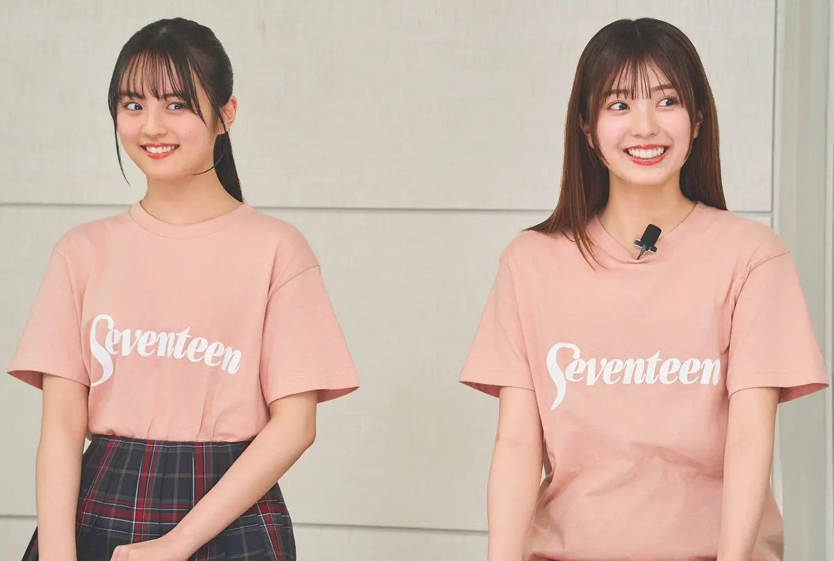 ドライアイのセルフチェックをしている竹下優名と堀口真帆