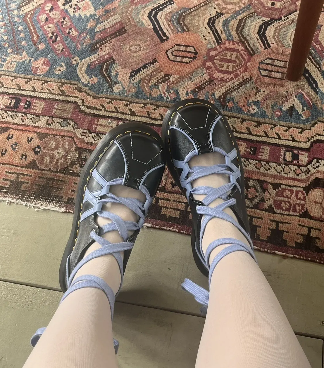 松本麗世・足元コーデ