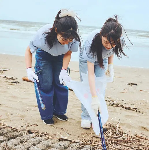 みんなでゴミ拾い