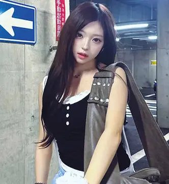 MINAMI的2026年バズりヘアスタイル▶︎▶︎前髪なし無造作ブラウン