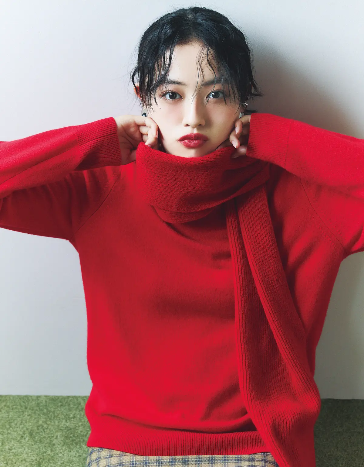 インパクトつよつよ♥ 赤ニット×マットな赤リップ