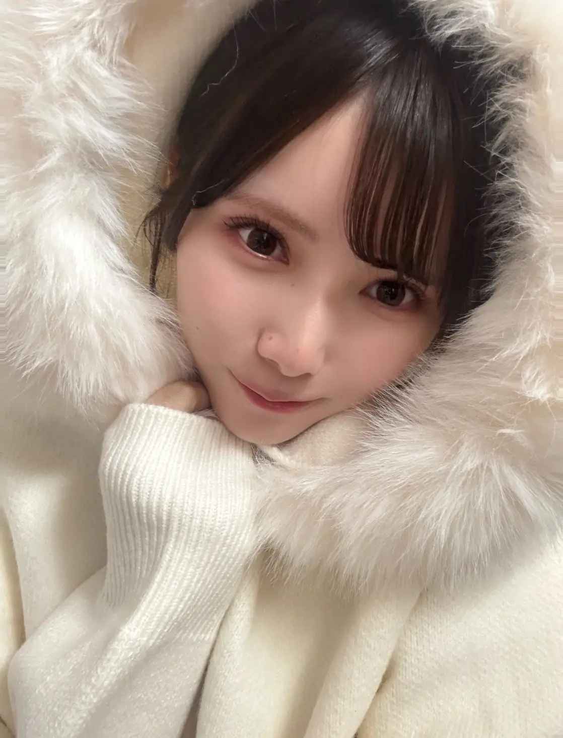 髙橋快空『DHOLIC』のファーつきニットパーカ