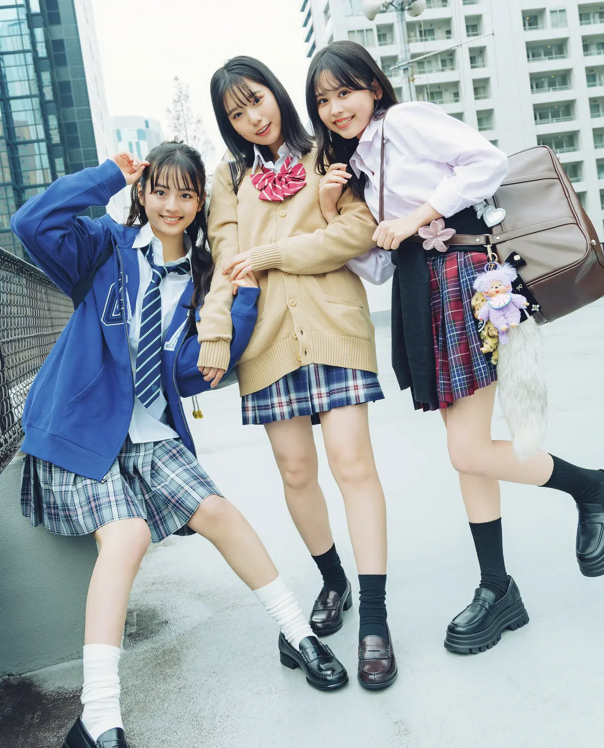 おしゃれをめいっぱい楽しみたいSJK。流行りのギャル風味をちょっぴり取り入れ、学校も放課後も満喫しよ！ 春号からST㋲に仲間入りした増田三莉音（乃木坂46）も一緒に、新SJKトリオでお届けします♡