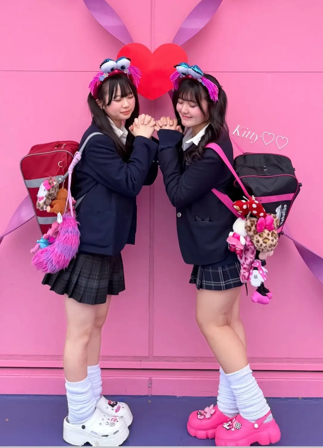 USJで映えるならココ！制服ユニバで友達の画像_1