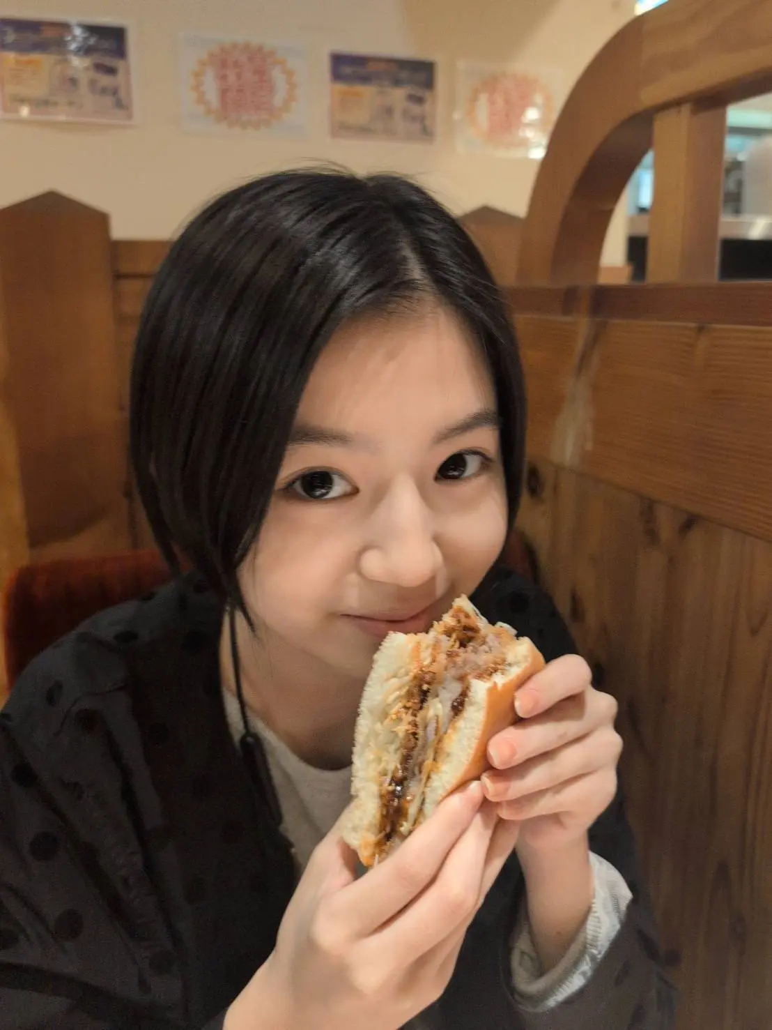 佐々木満音・最近食べたとんかつ５