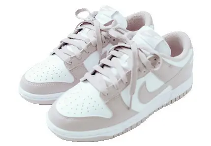 スニーカー￥15400（NIKE SPORTSWEAR）／NIKE