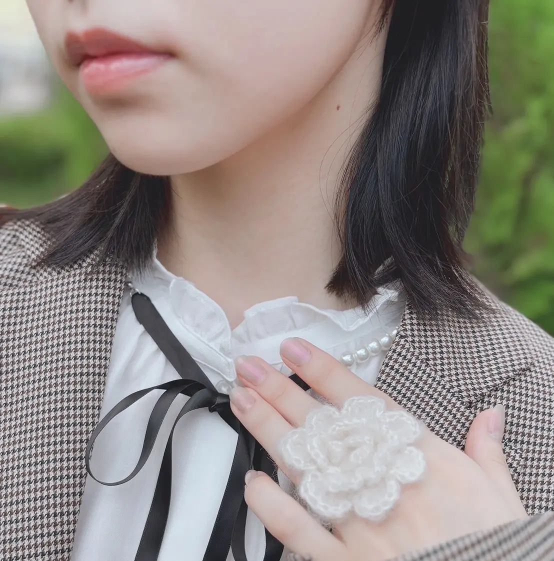 森﨑美月『ラティス』のニットフラワーリング