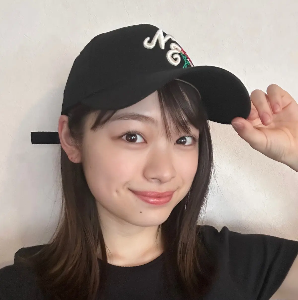 月島琉衣『ニューエラ』のキャップ
