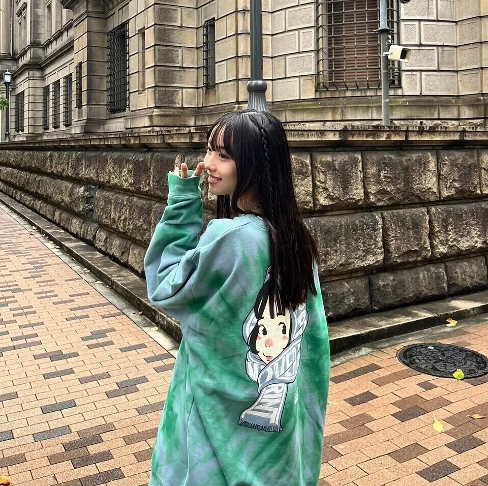 松本麗世『over print』のスウェット