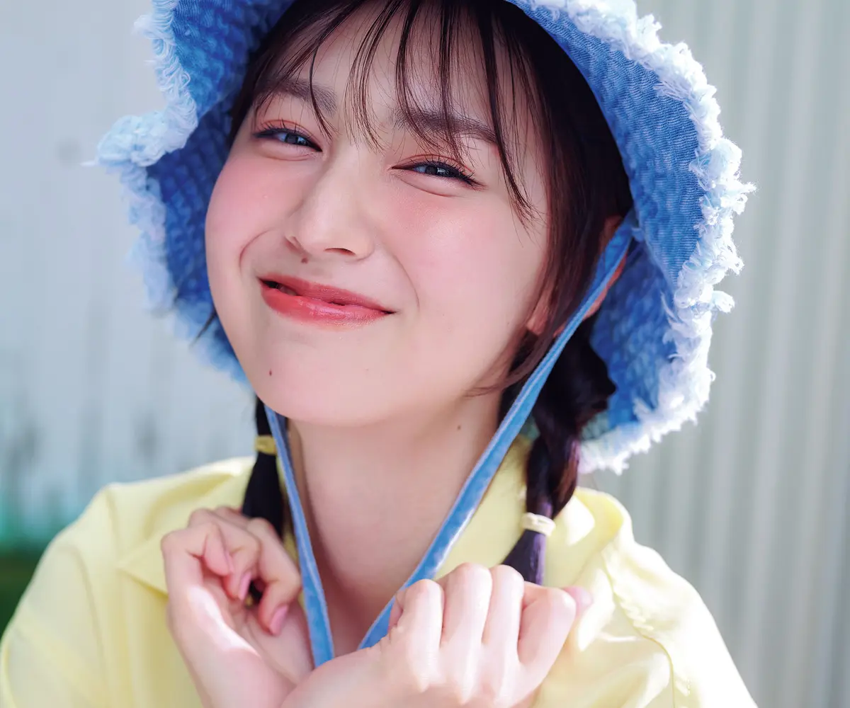 ハットで紫外線対策もばっちり♡ねじりツインテール