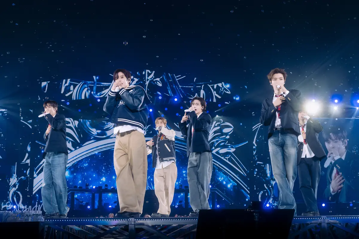 爽やかな制服ルックのRIIZEもエモい♪ 