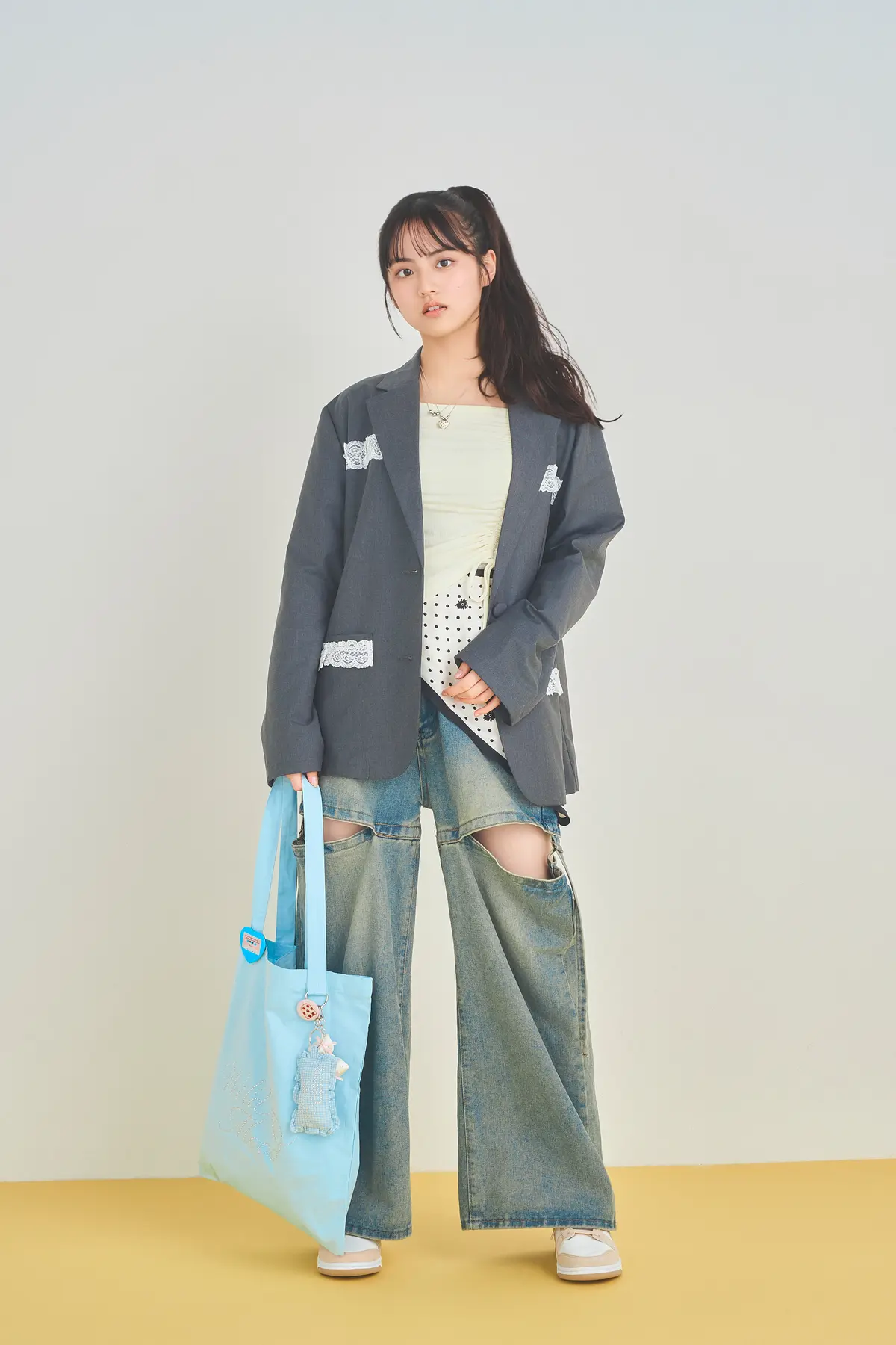 トレンド感あるジャケットコーデの全身