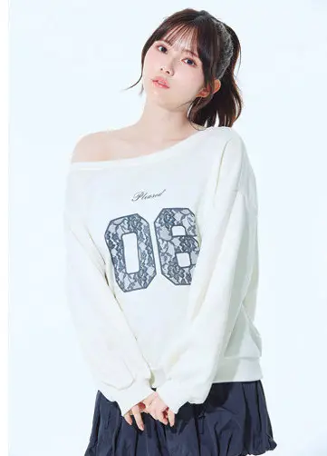 インナーはオフショル♡