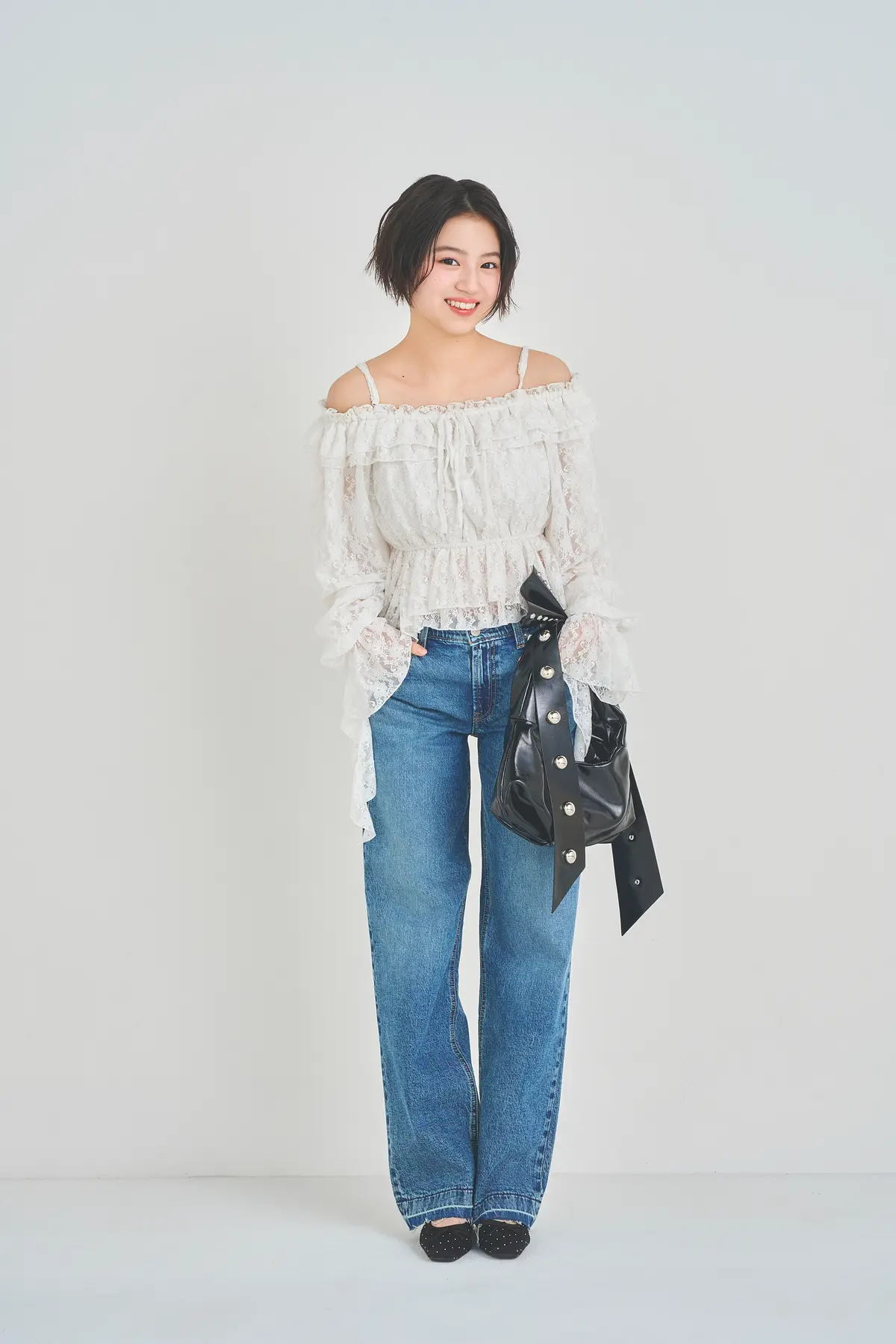 オフショル×デニムのスタイルアップコーデ