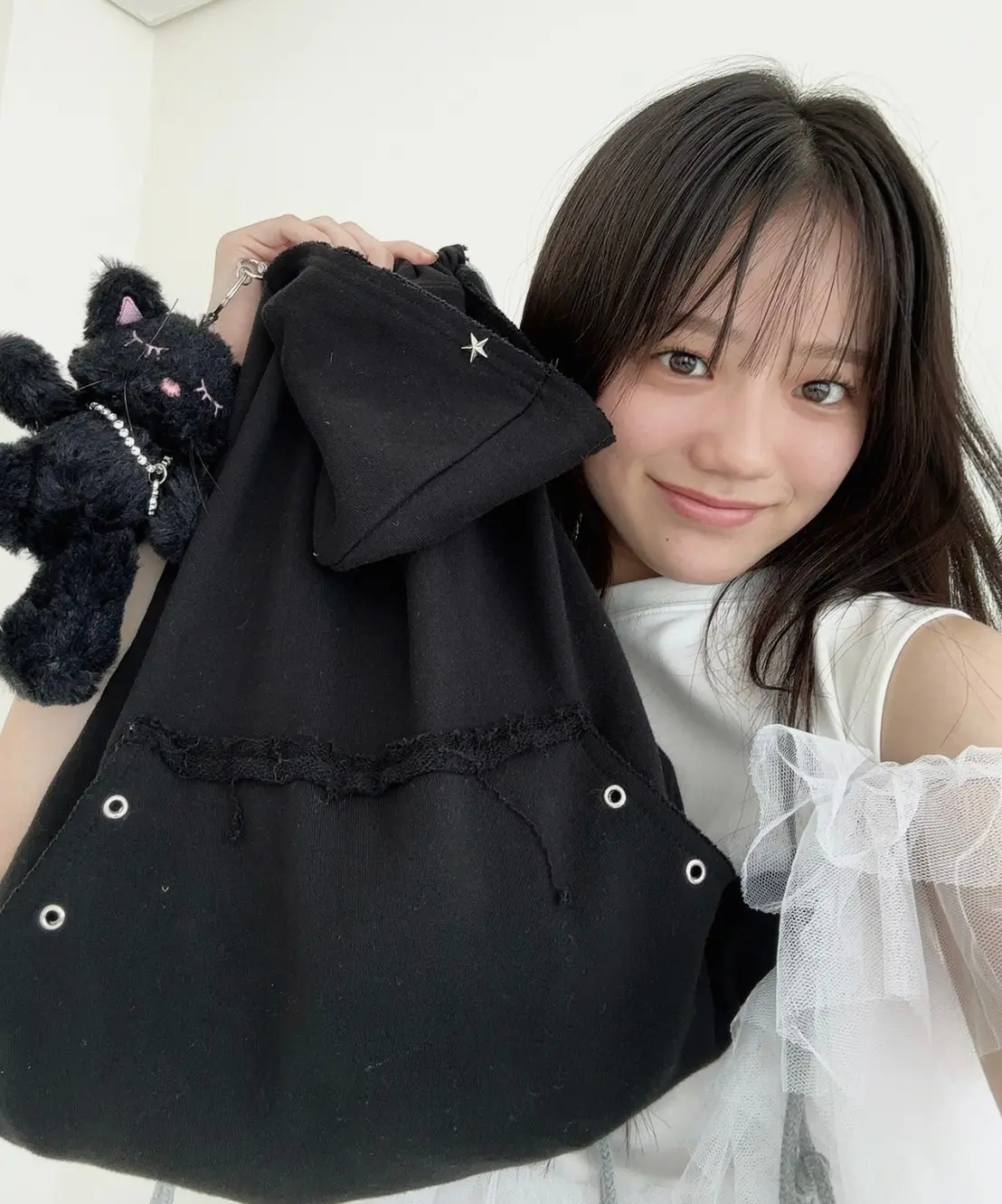中島瑠菜『nmtc+』のナップサック