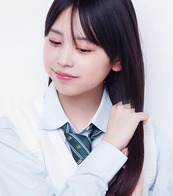 髪の中間から毛先にかけてつける。摩擦が起きやすい内側に多くつけるのがポイント！