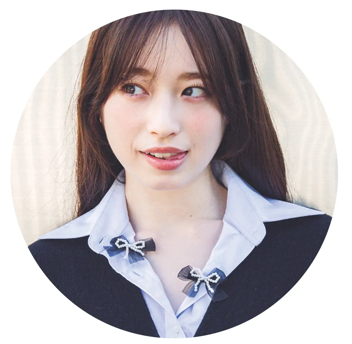 えりにリボンピン