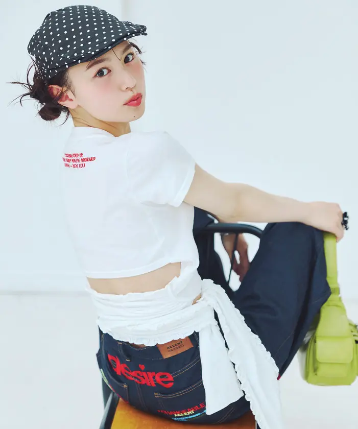森﨑美月の私服Tシャツ