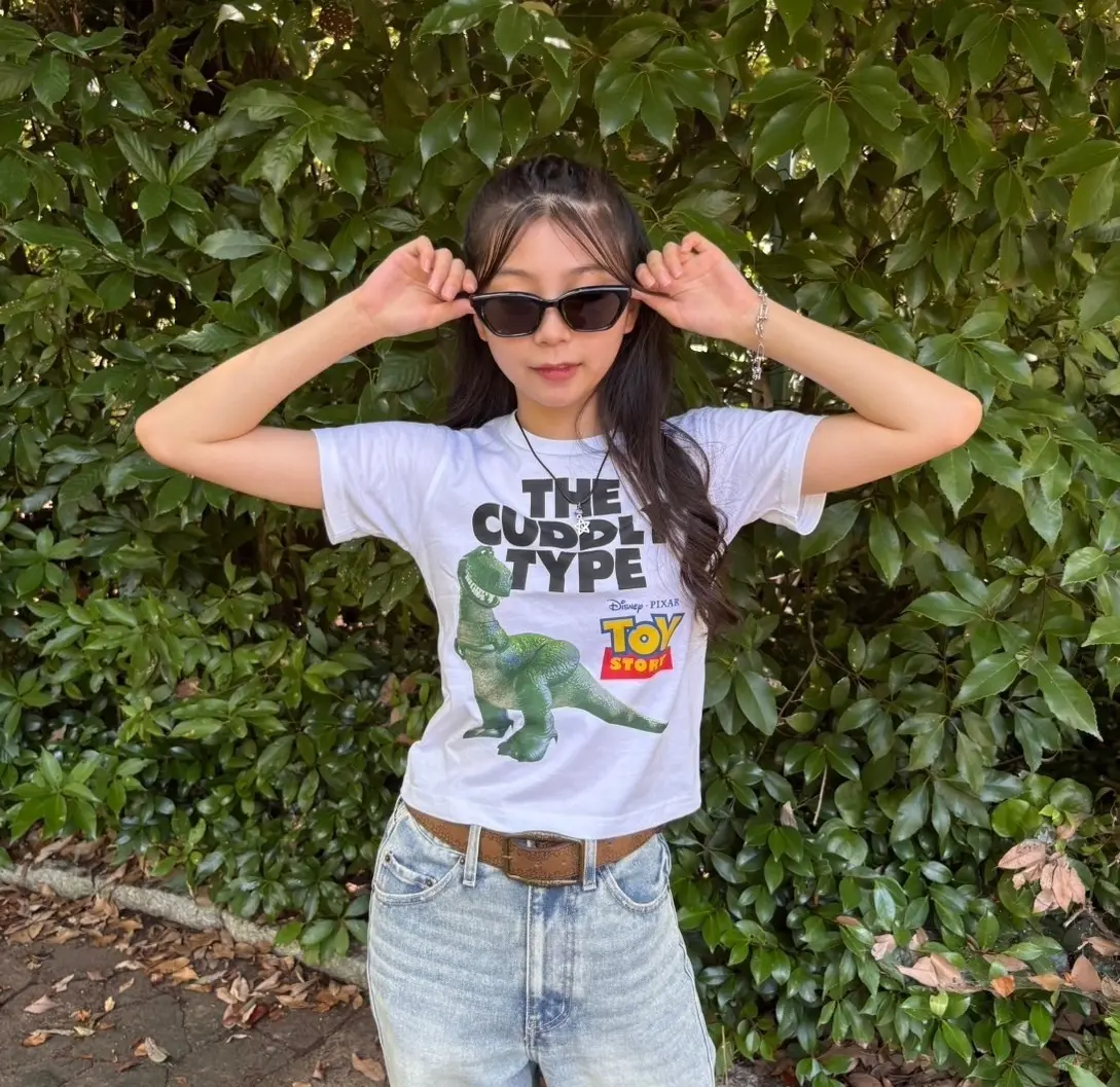 稲光亜依 Tシャツ