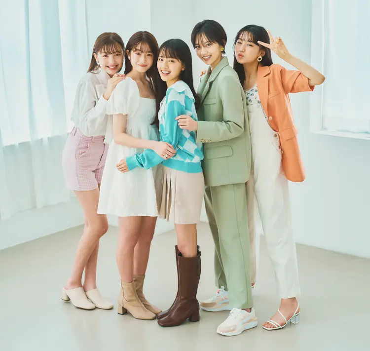 『ミスセブンティーン2021』 撮影/千葉タイチ左から市ノ瀬アオ、葛西杏也菜、上坂樹里、平美乃理、森崎美月