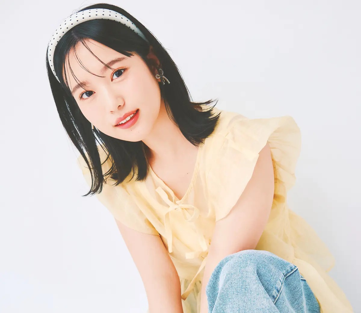 増田三莉音　イエロートップスコーデ