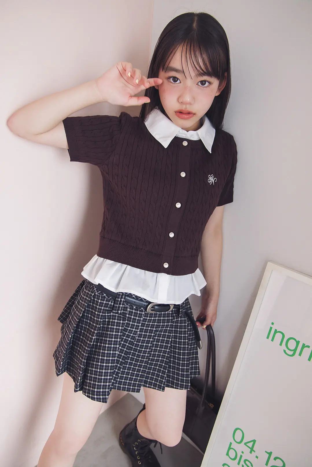 ミニスカスタイルの岡本望来さん