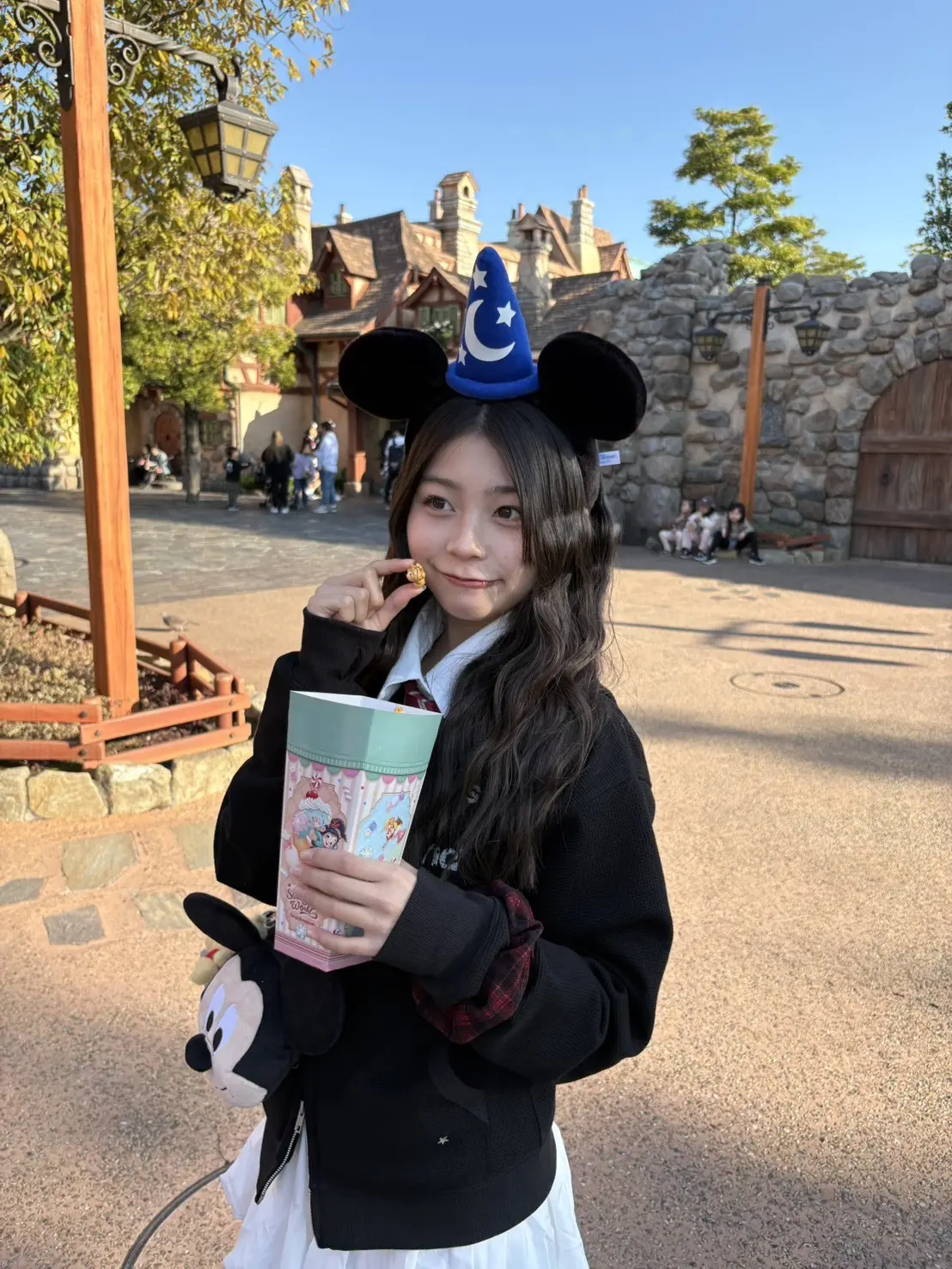 稲光亜依　ブログ　ディズニーご飯🍚５