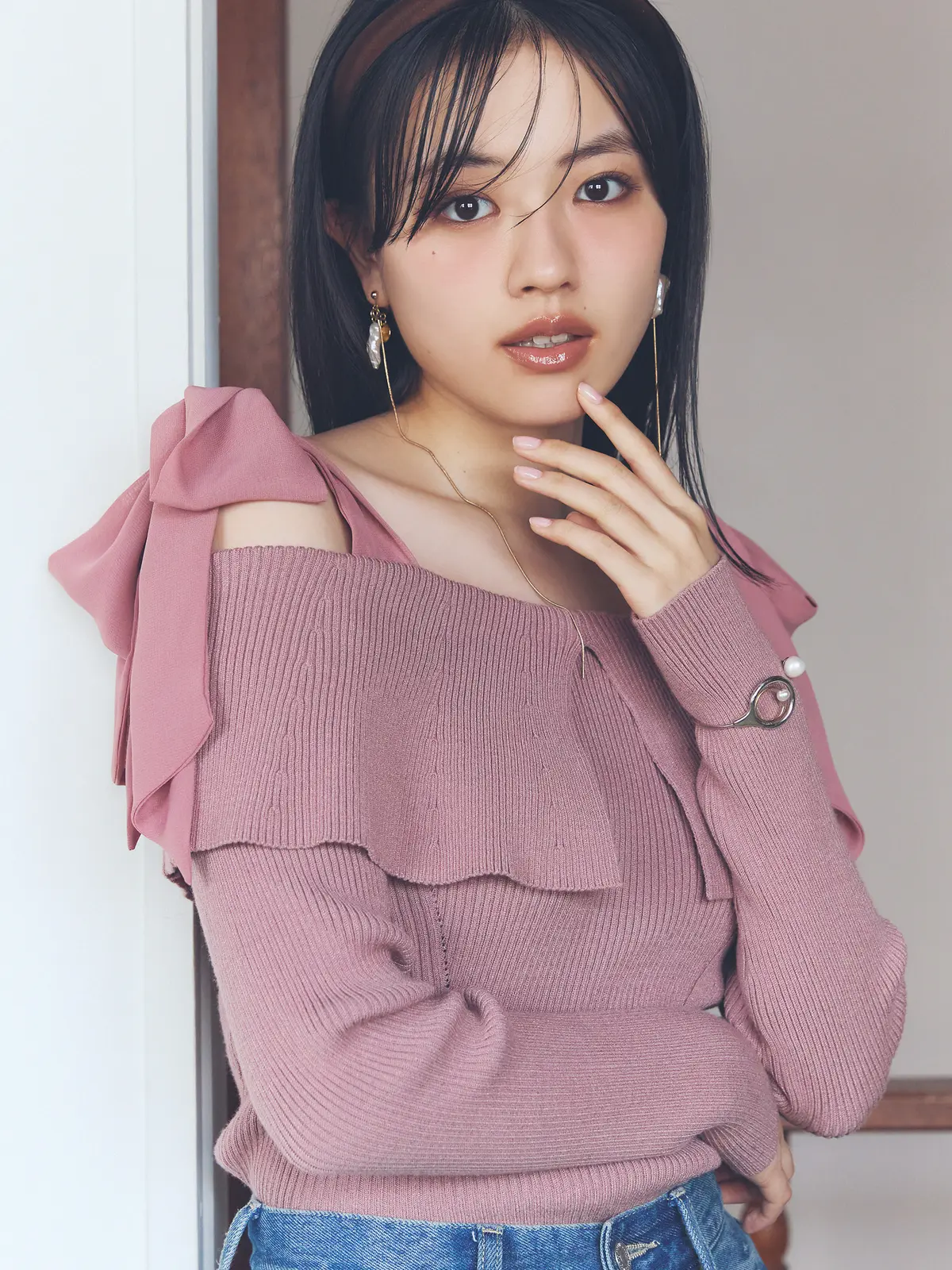 大人なヨユーをリップで後押しして！ オフショル×生ベージュリップ