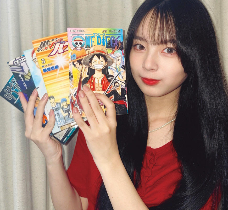 好きなマンガを教えてくれた小國舞羽さん