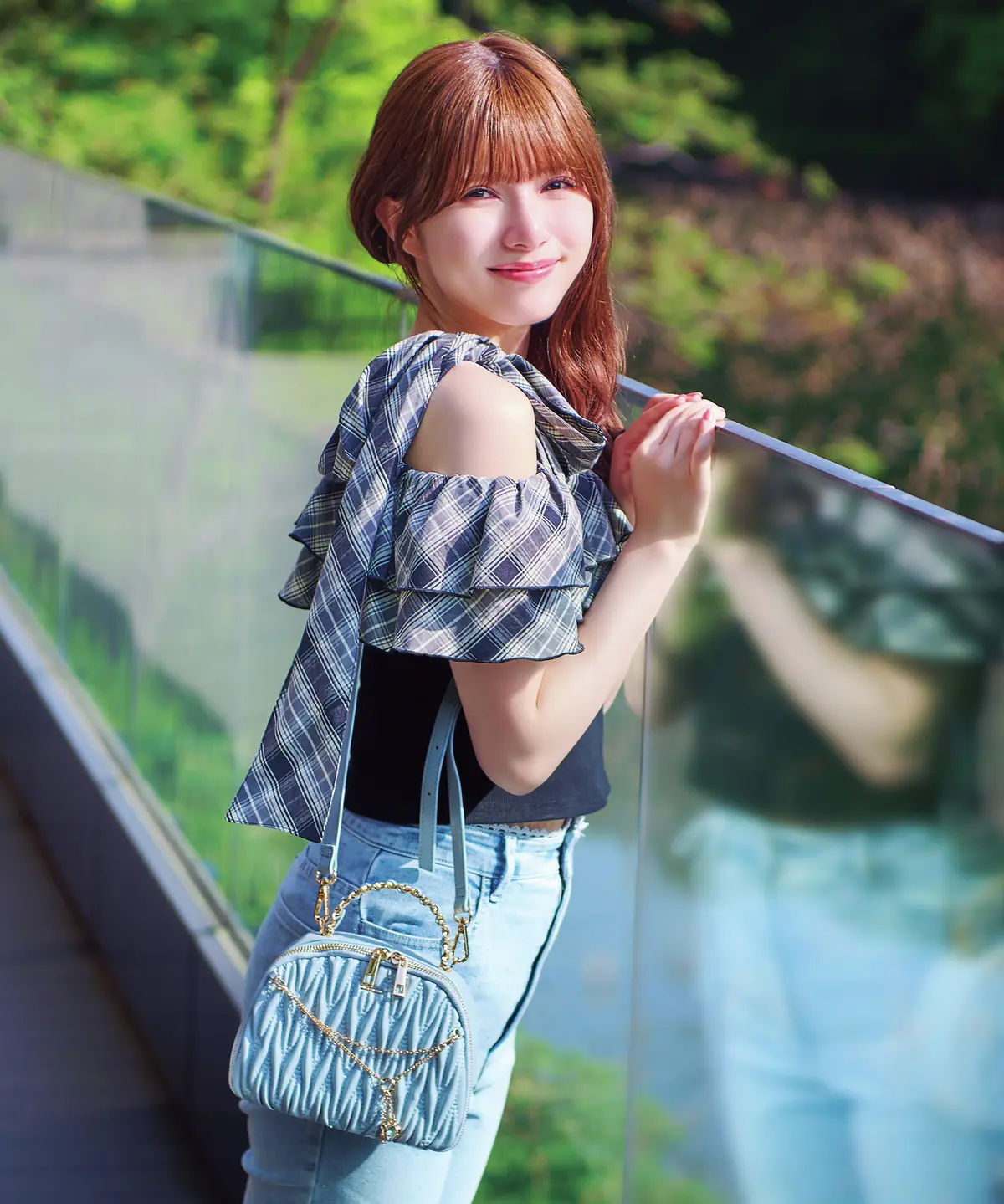 髙橋快空はフリルつきオフショルTでカフェ写真も盛れる♡