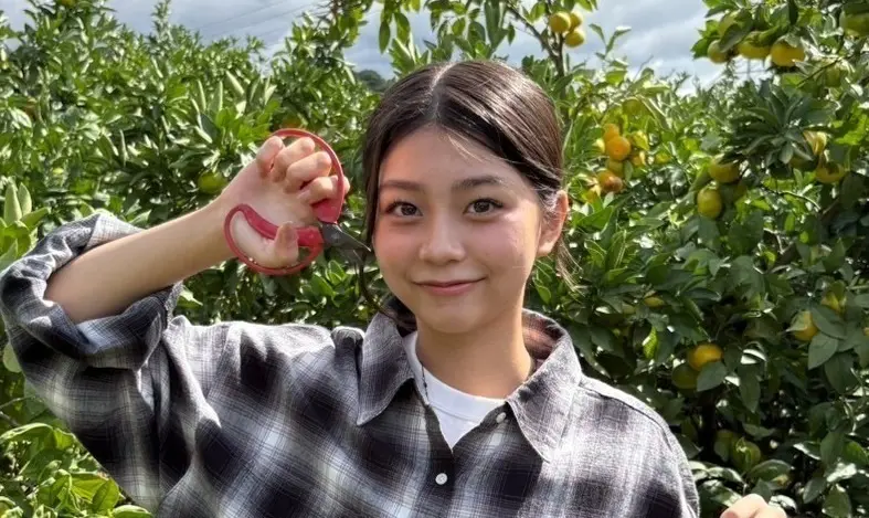 【稲光亜依】みかん狩り🍊