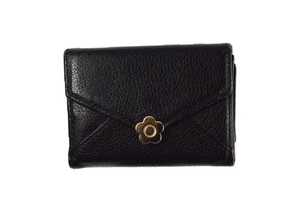 「みんな大好き『MARY QUANT』。中3のときに誕プレで買ってもらったよ！」