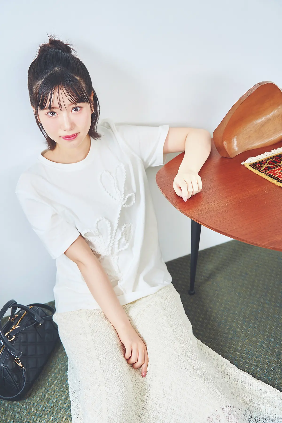 増田三莉音　Tシャツコーデ