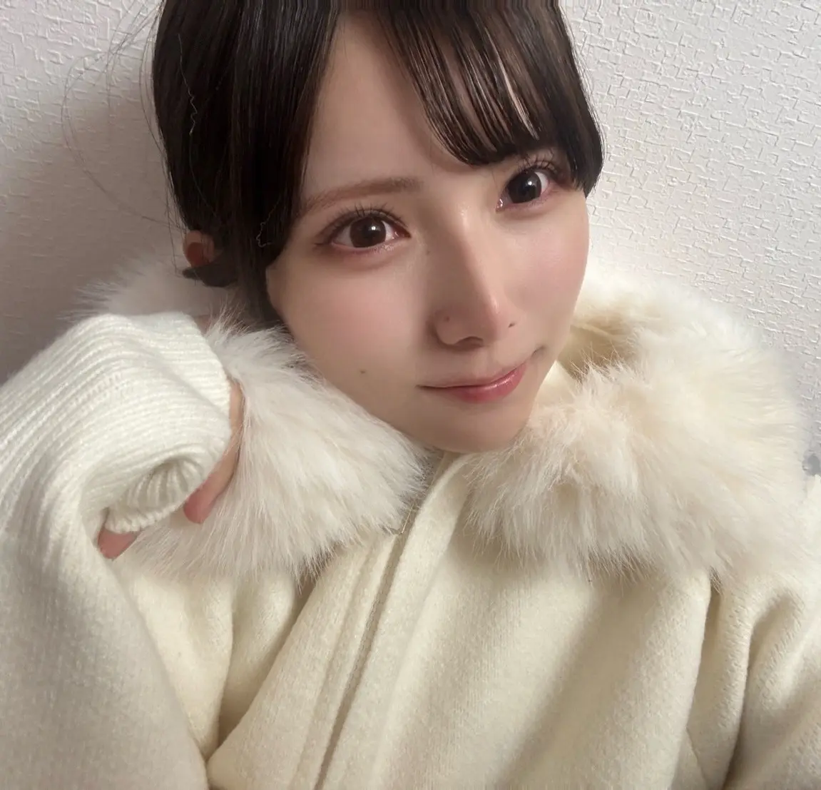 髙橋快空『DHOLIC』のファーつきニットパーカ