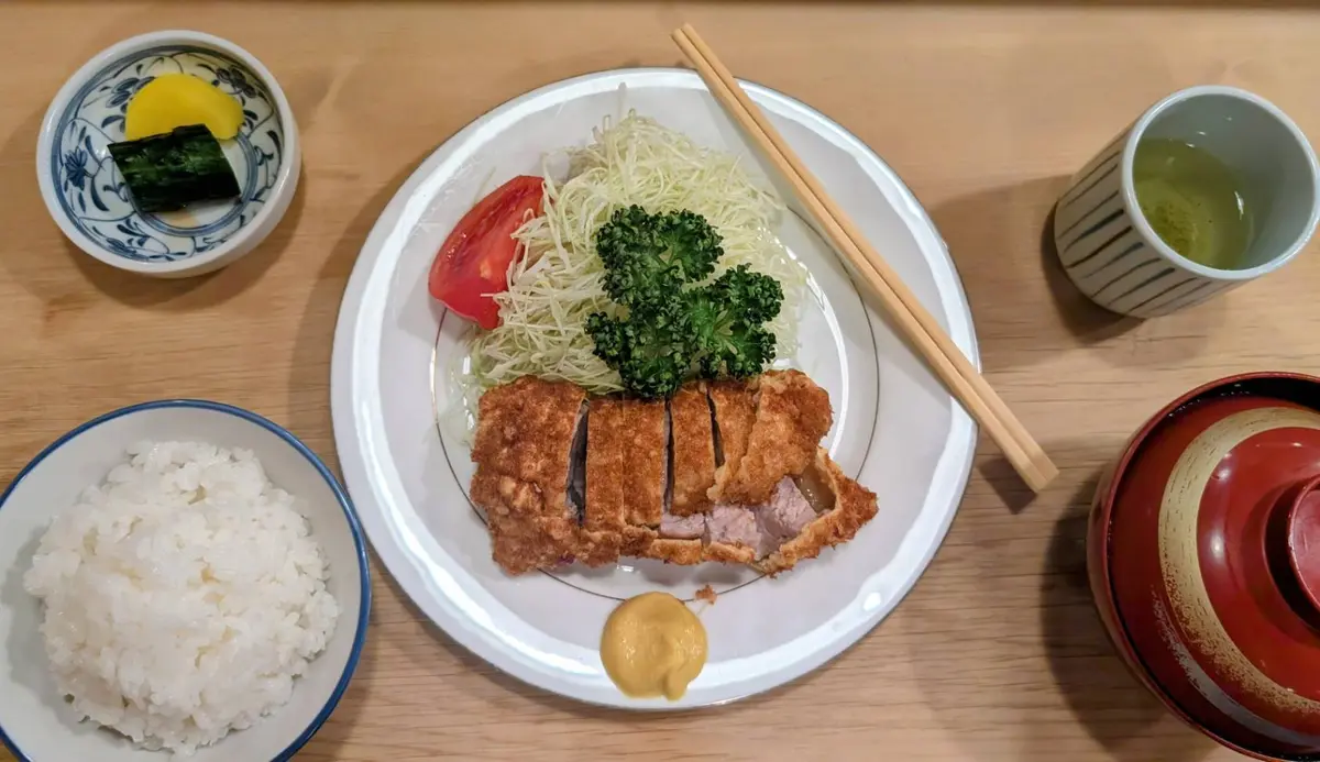 佐々木満音・最近食べたとんかつ２