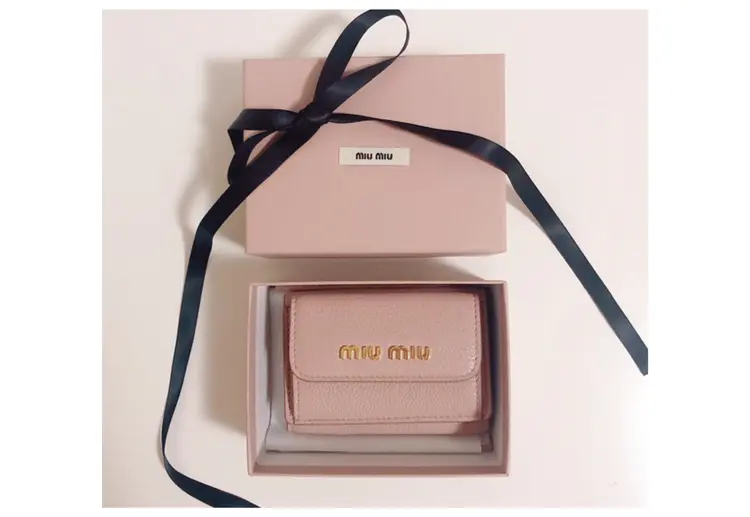 女のコっぽい『Miu Miu』のお財布人の画像_2