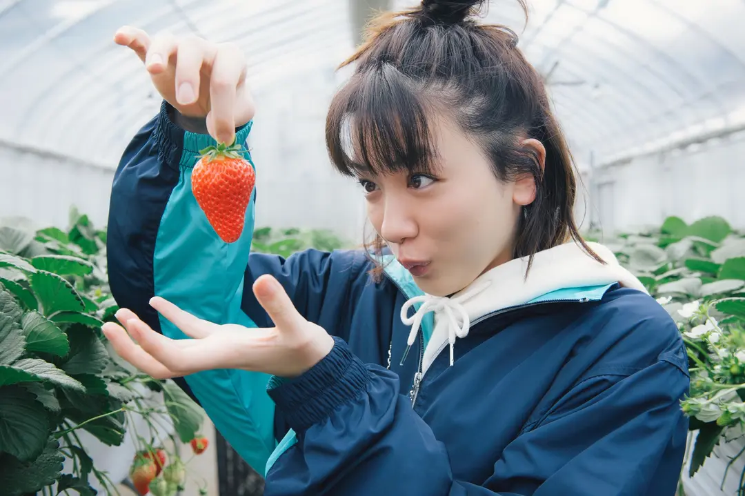 永野芽郁連載★【アプリ限定PHOTO＆裏の画像_1