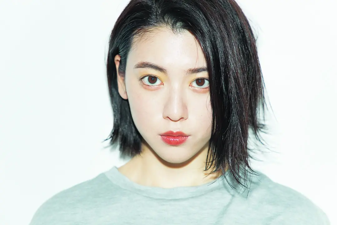 三吉彩花のヘアスタイルにCLOSE-UPの画像_2