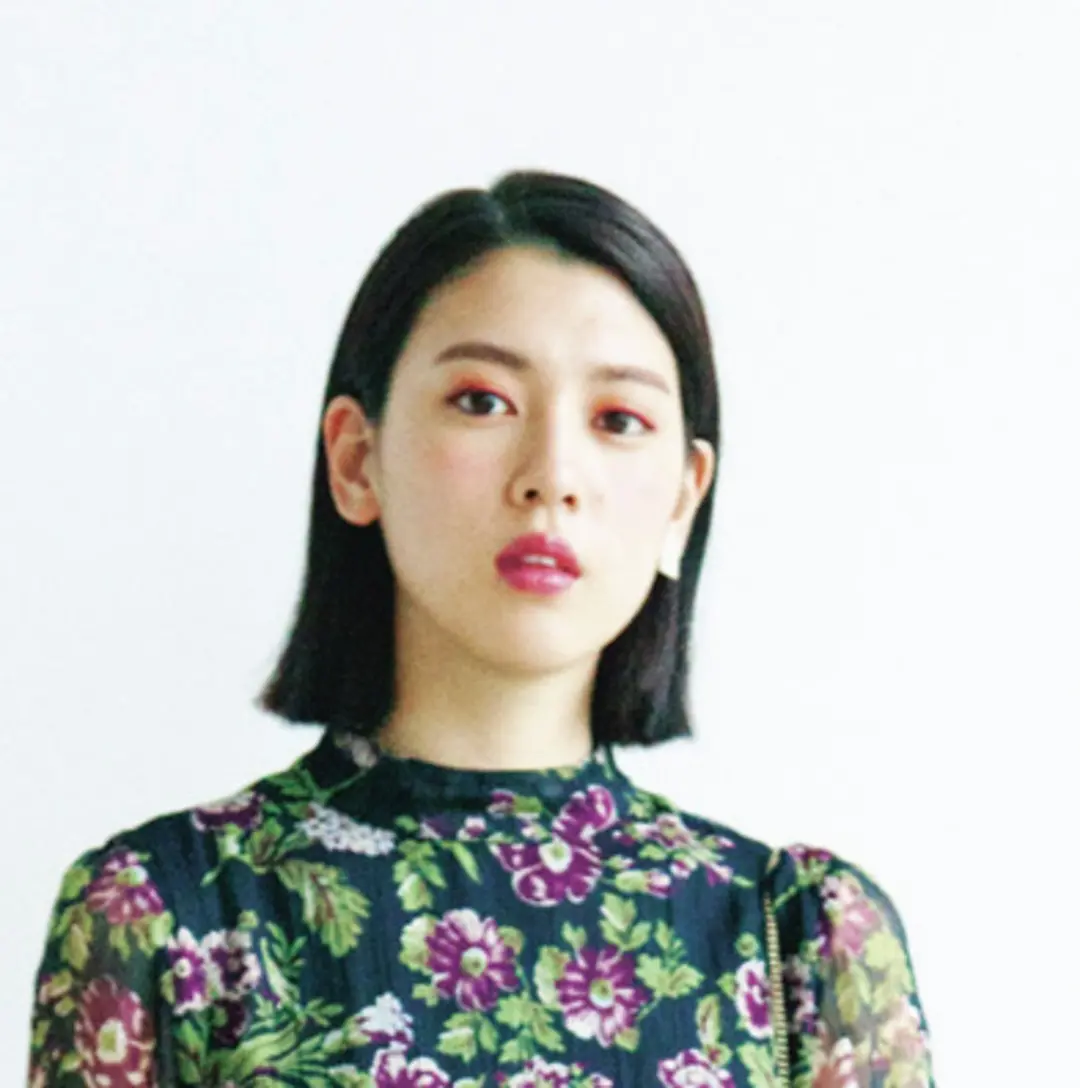 三吉彩花の”ボブヘアアレンジ”がオシャレの画像_1