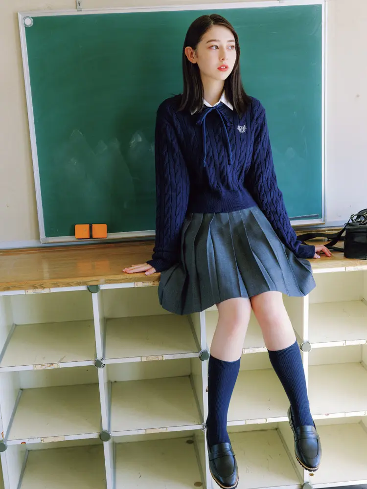 大人っぽさ盛れるクールJK【4大最強制服の画像_3