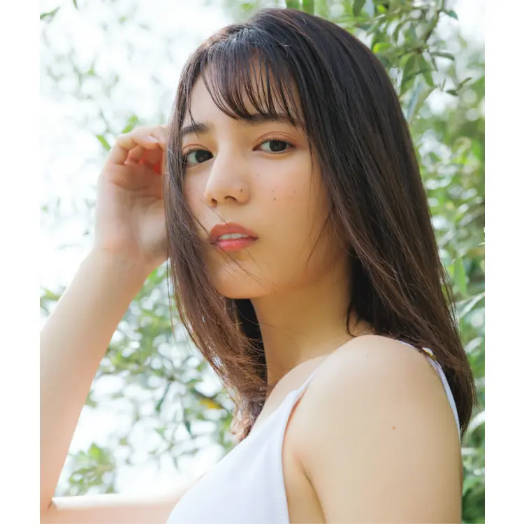 小坂菜緒ファースト写真集発売！アザーカッの画像_2