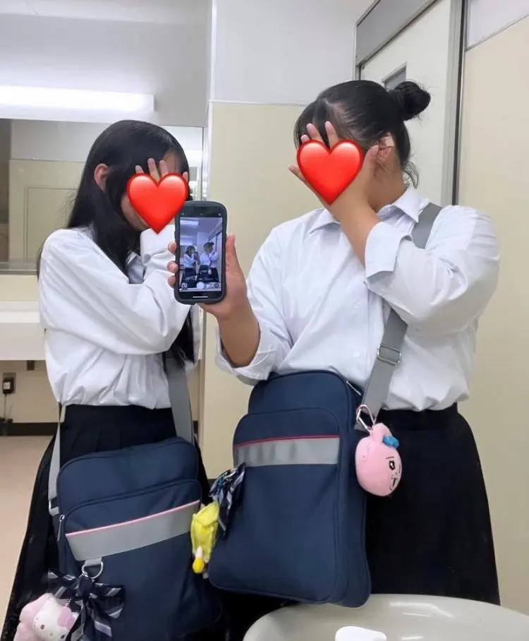 みんなはもう撮った？　鏡にスマホ画面を写の画像_5