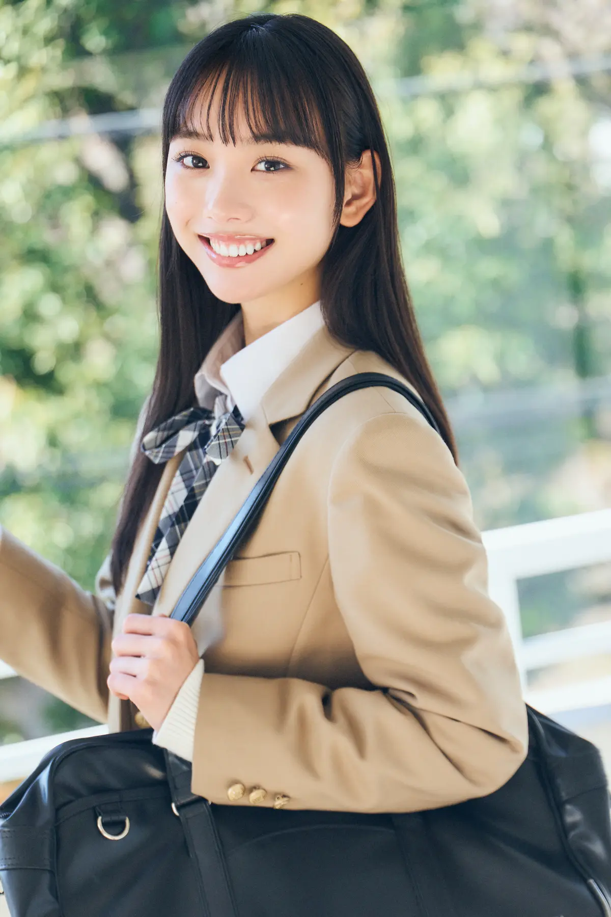 制服で学校に行くイメージの松本麗世