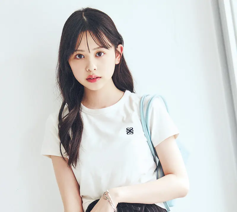 梶原叶渚はTシャツの美フォルムが引き立つ韓国シンプル