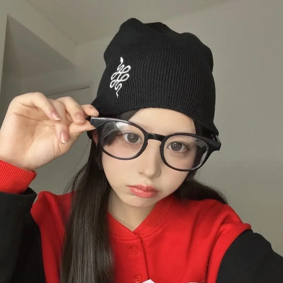 梶原叶渚 マンガ『極楽街』のニット帽