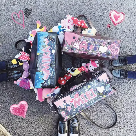 制服ニット、飲み物、カプセルトイ…みんなの画像_4