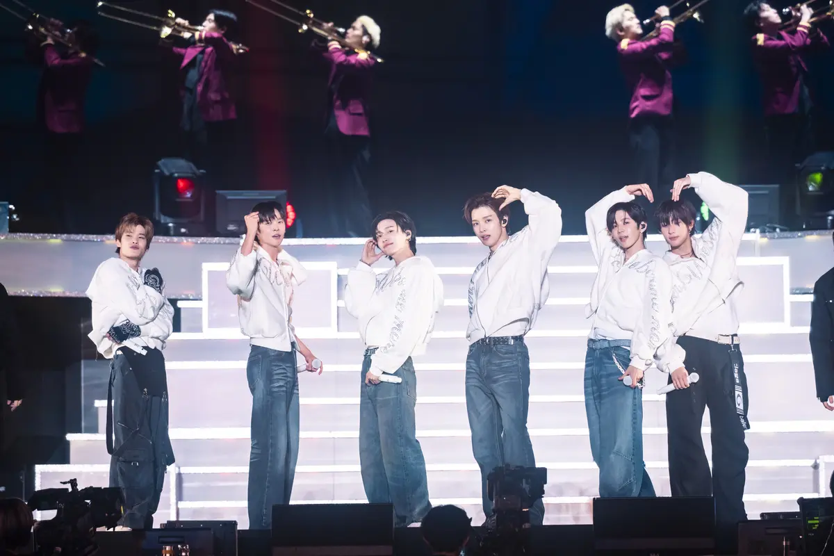 （左から）SOHEE、EUNSEOK、WONBIN、SUNGCHAN、SHOTARO、ANTON