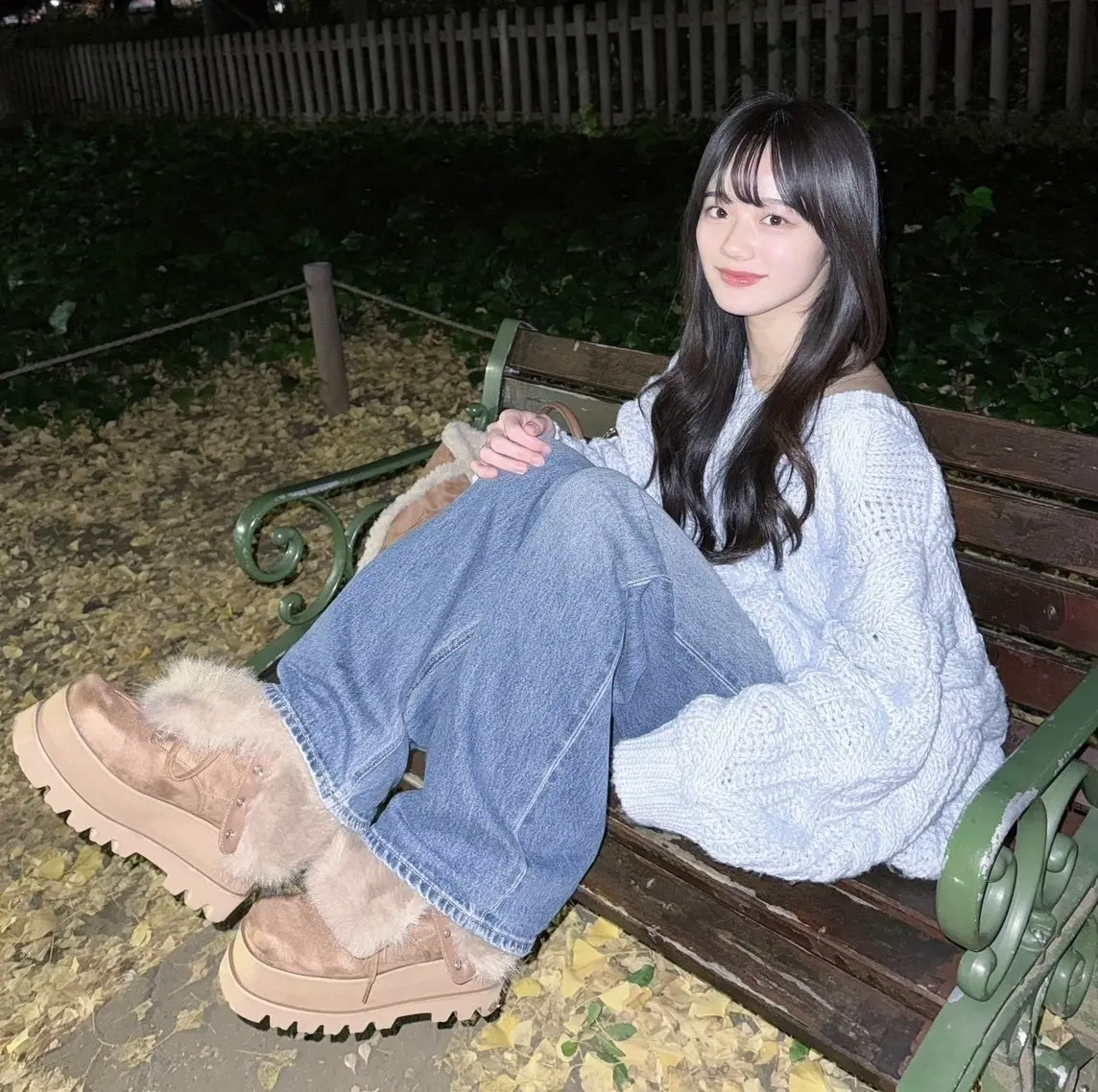 中島瑠菜『ダーリッチ』のブーツ