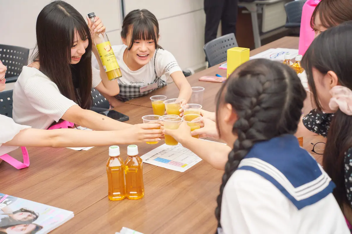 パイナップルジュースで乾杯
