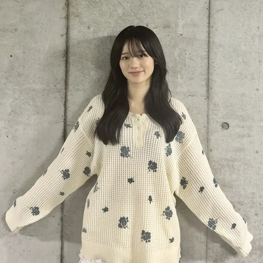中島瑠菜『ニコアンド』のプルオーバー